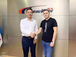 疫情之下逆势而上,乌克兰Cyber Wash再订购三台镭豹360炫彩型洗护一体机