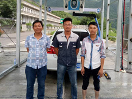 四年前的老客户,贵州省黔西南州中园石化加油站再订一台镭豹360洗车机