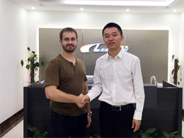 开工大吉 卓越品质畅销海外市场,斯诺伐克客户Soma先生再订一台镭翼SG智能无接触洗车机