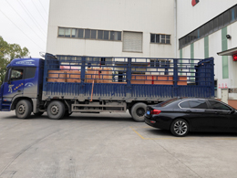 发货现场,镭豹360锐意型洗车机发往江苏省连云港东海县
