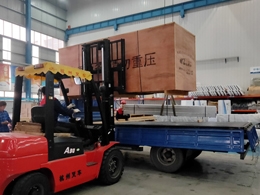 发货现场,镭鹰S90自动洗车机发往辽宁省锦州凌海市金城加油站