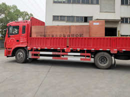 发货现场,镭豹360炫彩型洗车机发往山东省烟台市栖霞市齐鲁石油加油站