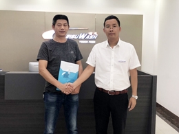 金秋迎来销售热潮,河南省漯河市庞总来厂订购一台镭鹰S90电脑洗车机