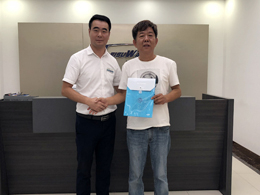 好品质一眼就满意,天津市河西区张总来厂订购一台镭豹360锐意型炫彩镀膜风干洗护一体机