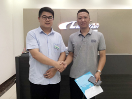 卓越品质成就热销佳绩,广东省江门市何总来厂订购一台镭豹360锐意型炫彩镀膜风干一体机