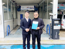 选择15VIP太阳集团不会错，甘肃省兰州市脱总来厂订购一台镭豹360锐意型全自动洗车机