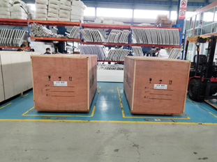 发货现场,两台镭豹360锐意型洗车机发往北京市朝阳区喜立德汽车服务公司