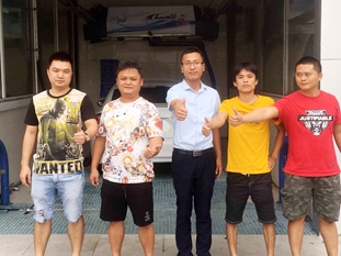 好品质订单源源不断,海南省定安县王总来厂订购一台镭豹360锐意型炫彩镀膜风干一体机
