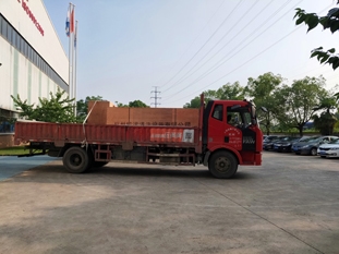 发货现场,镭豹360炫彩型洗车机发往青海省西宁市湟中县中囤加油站