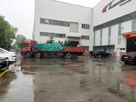 发货现场,镭豹360炫彩型洗车机发往广东省肇庆市广宁县阳哥汽车美容店