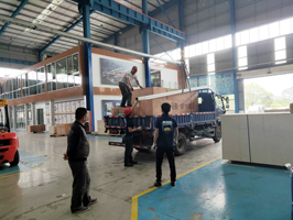 发货现场,镭鹰S90风干型自动洗车机发往内蒙古通辽市中海石油加油站