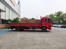 发货现场,镭豹360炫彩型洗车机发往四川省成都市