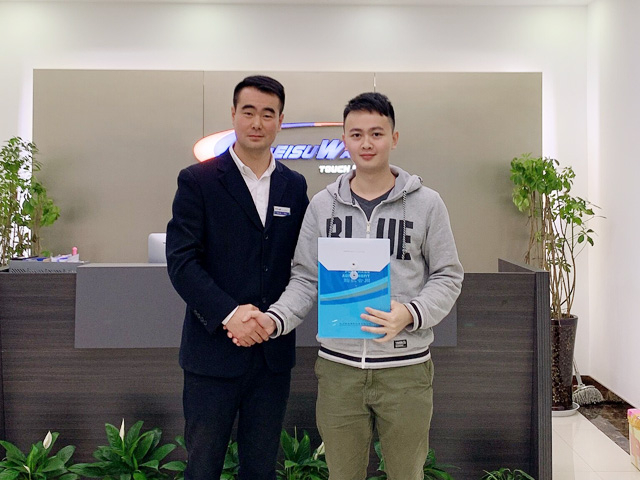 过硬品质火爆热销,广东省肇庆市广宁县阳哥汽车美容店订购一台镭豹360炫彩型洗护一体机