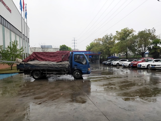 发货现场:镭鹰X1洗车机发往四川省攀枝花