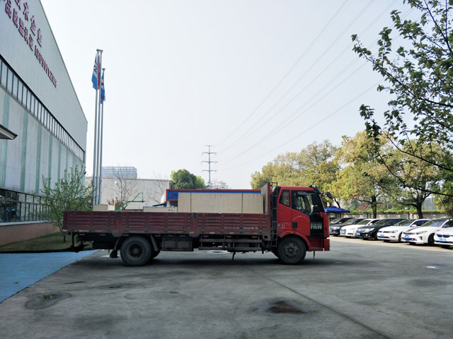 海外发货现场,镭鹰S90洗车机发往哥伦比亚CESMADI MOTORS SAS Nit