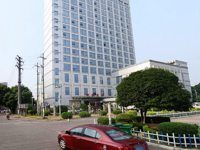 春暖花开15VIP太阳集团迎来销售热潮,广西柳州市柳钢宾馆订购一台镭鹰S90风干型洗护一体机