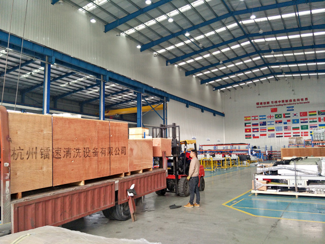 发现现场,镭鹰S90洗车机发往重庆市万州区国际能源高峰加油站