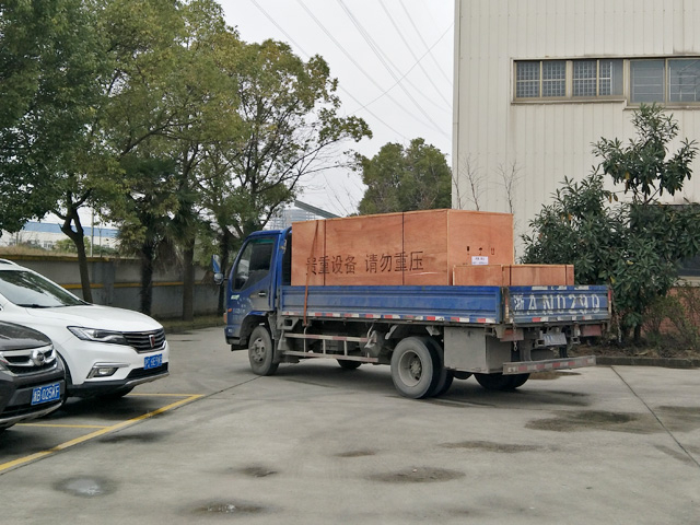 订单繁忙发货有序:镭鹰X1洗车机发往河南省商丘市振岭加油站