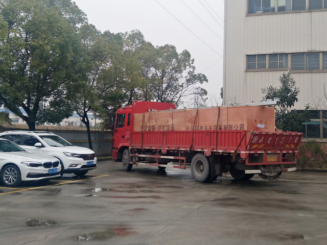 订单繁忙发货有序,两台镭豹洗车机发往河北省秦皇岛市和江西省丰城市