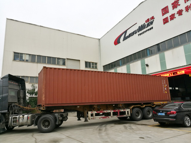 镭翼SG无接触智能洗车机正式下线全球首发,两台发往中国宝岛台湾省