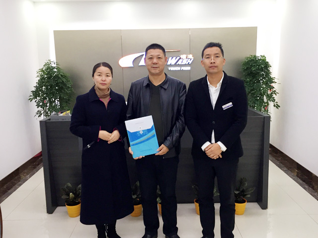 百万豪礼感恩钜惠仅剩最后5天,甘肃省兰州市客户海总来厂订购一台镭豹WIN5镀膜风干一体机
