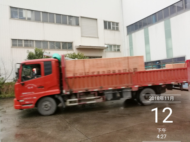 发货现场:镭豹WIN5洗车机发往浙江省绍兴市