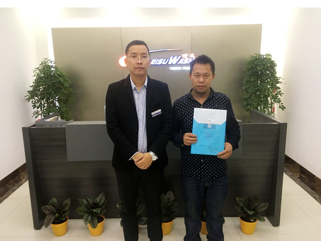 百万豪礼感恩钜惠仅剩13天,浙江省绍兴市顾总订购一台镭豹WIN5镀膜风干一体机