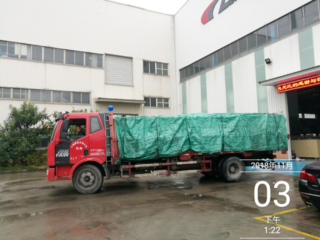 发货现场:镭鹰S90洗车机发往河南省新乡市标致汽车4S店
