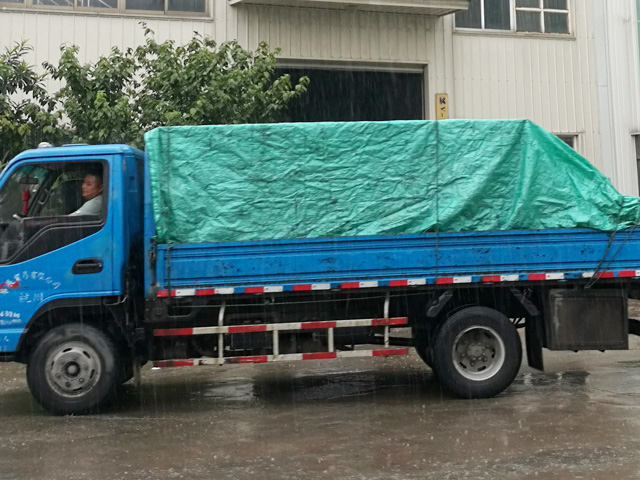 发货现场:两台镭鹰S90洗车机发往黑龙江哈尔滨市