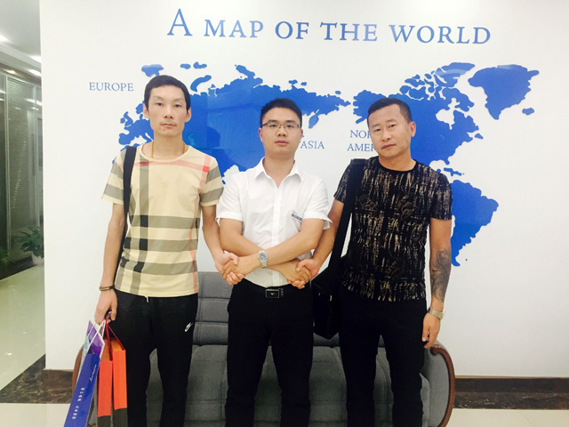 金秋迎来销售热潮,北京“诚佰汇汽车服务公司”订购一台镭豹360炫彩型电脑洗车机