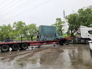 发货现场,第三代镭翼DG仿形升降式洗车机发往内蒙古呼和浩特市第三医院