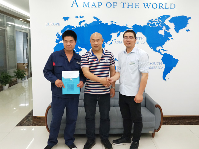 比较出真知,浙江省宁波市“五乡裕运汽车钣金维修店”订购一台镭鹰S90标准型电脑洗车机