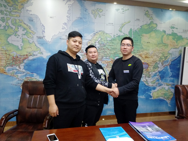 现场签约不断,湖北省荆门市“JS铭车汇”订购一台镭豹WIN5镀膜风干一体机