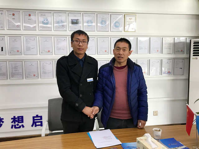 品质铸就热销,河南省三门峡市贺总订购一台镭豹WIN5镀膜风干一体机