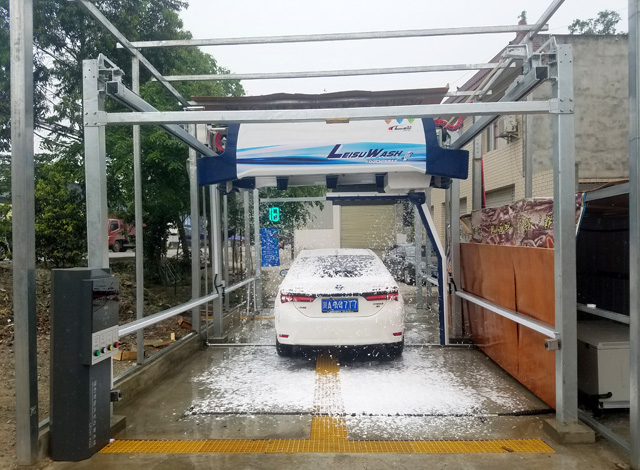 镭豹360用户案例,四川省成都市洁迅全自动电脑洗车