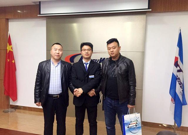 现场签约不断,内蒙古呼和浩特市“鑫鹏程汽车贸易有限公司”订购一台镭豹360全自动洗护一体机