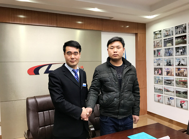 15VIP太阳集团迎来销售热潮,安徽省六安市“森森洗车美容”订购一台镭豹350洗车机