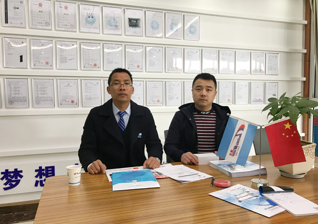 15VIP太阳集团品质放心购,黑龙江哈尔滨市 “豪车盛宴”订购一台镭豹Sword X1