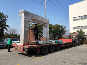发货现场,镭翼DG仿形高压无接触洗车机发往吉林省通化市辉南县领航石油