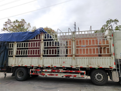 发货现场,镭翼DG仿形摇摆式高压无接触洗车机发往河北省衡水市