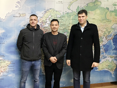 海外市场持续热销,俄罗斯远东地区Alex公司再订两台镭豹360炫彩型洗车机
