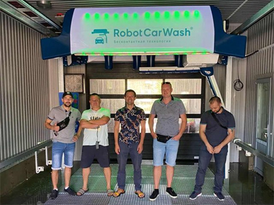 海外市场持续热销,俄罗斯加里宁格勒Robot Car Wash再订五台镭豹360炫彩型洗车机