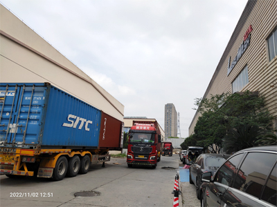 海外发货现场,镭翼DG仿形高压无接触洗车机发往印度尼西亚东爪哇