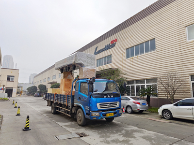 发货现场,镭翼DG仿形高压无接触洗车机发往湖南省岳阳市中石化加油站