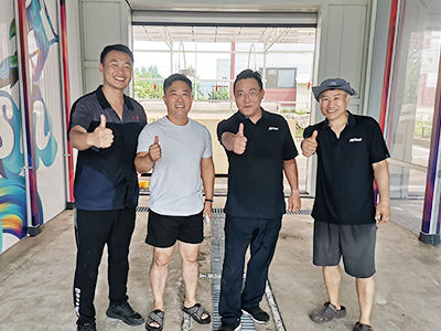海外安装之行,两台镭翼SG和一台镭豹360洗车机在韩国天安安装现场