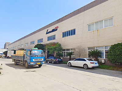 发货现场,镭鹰S90旗舰型洗车机发往广东省广州市