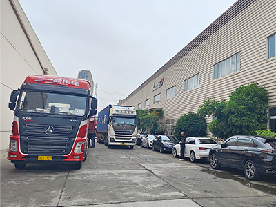 海外发货现场,镭翼EG仿形升降摇摆式高压无接触大巴洗车机发往韩国