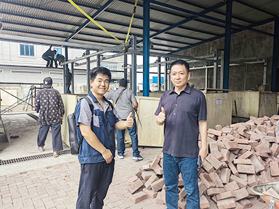 海外安装一路行,三台镭豹360炫彩型无接触洗车机在印度尼西亚棉兰市安装现场