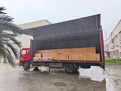 发货现场,三台镭鹰S90旗舰型洗车机发往宁夏银川市中国石油加油站
