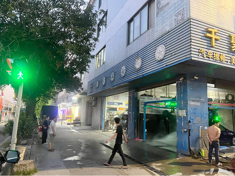 02.jpg
